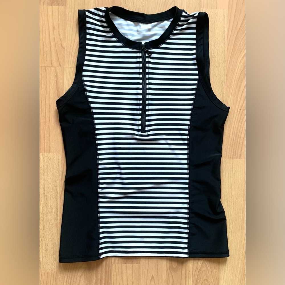 OLD NAVY Womens Top SZ S Athletic Zip Sleeveless Rashguard Tennis Golf Running - Picture 6 of 9
